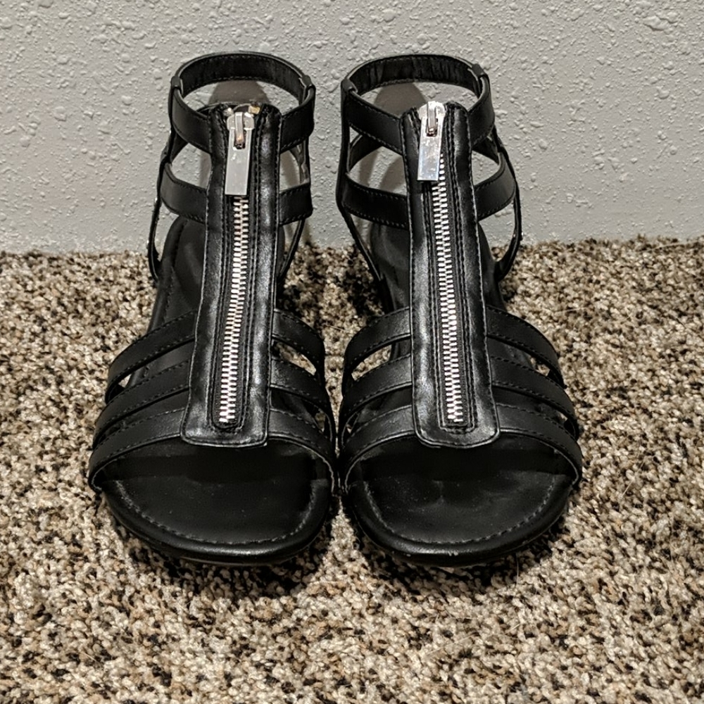 Cliffs by White Mountain Black Gladiator Sandals